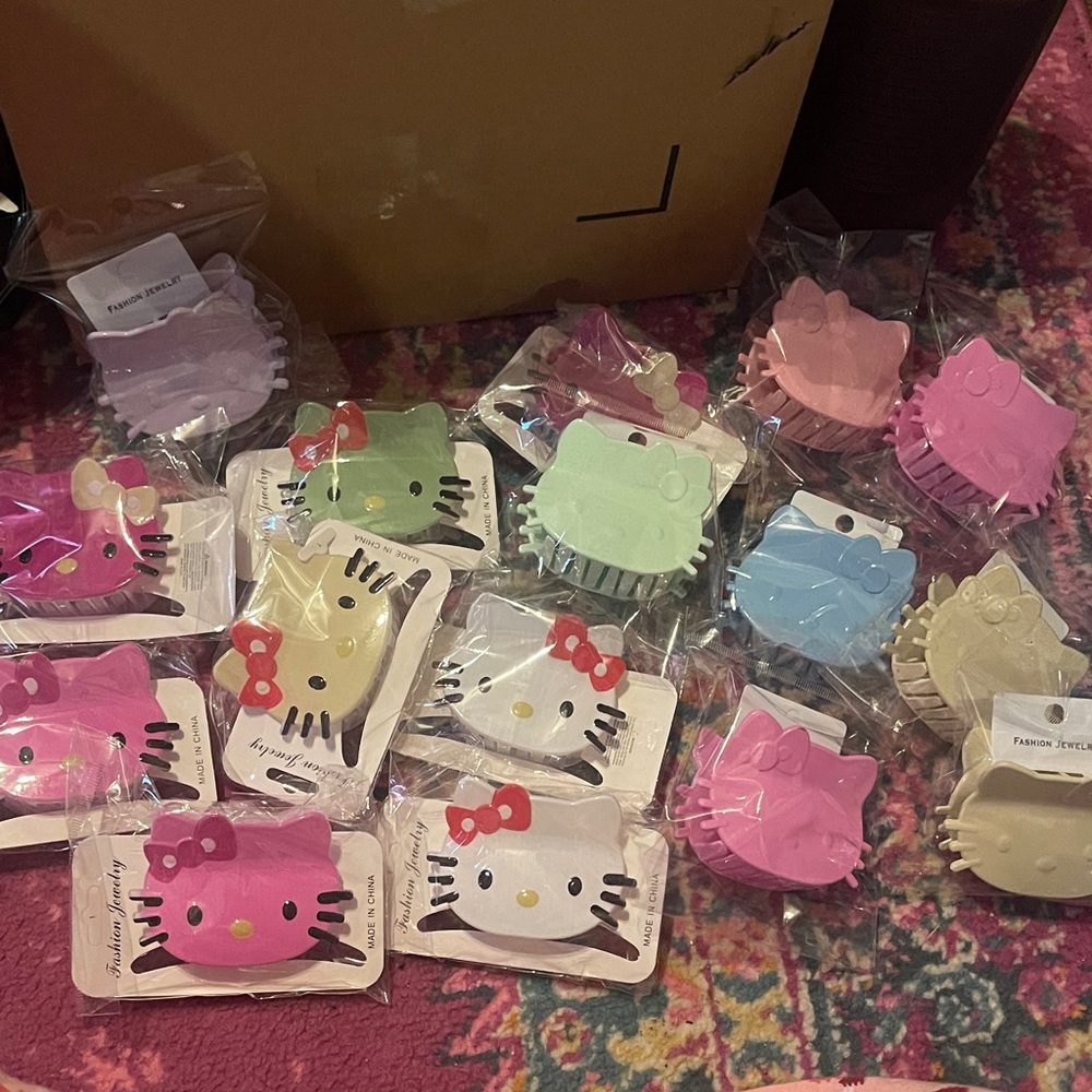 Hello Kitty Face Hair Clips - Assorted Pastel Colors